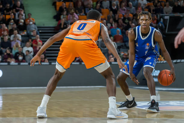 当传统与现 当传统与现